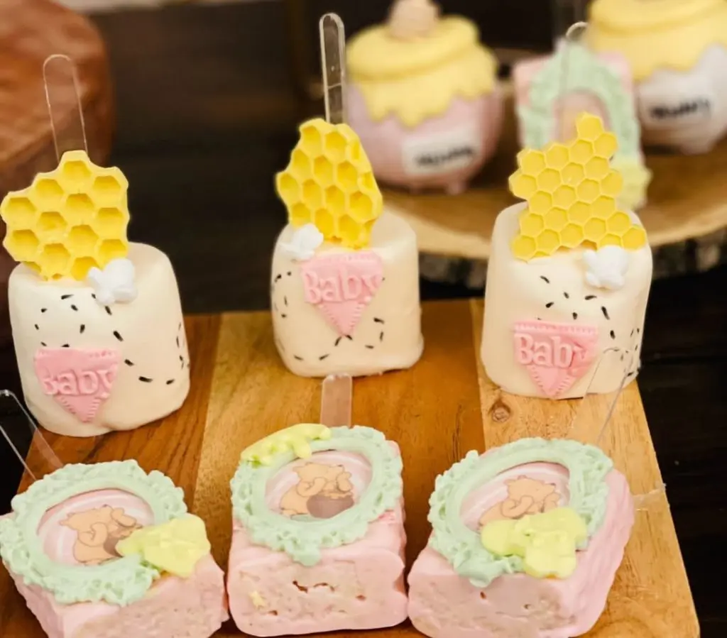 Winnie the pooh themed cupcakes