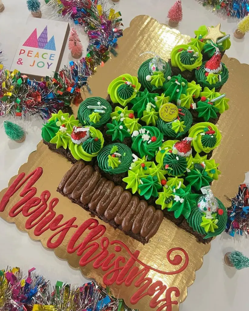 Pull-Apart Brownie Bite Christmas Tree