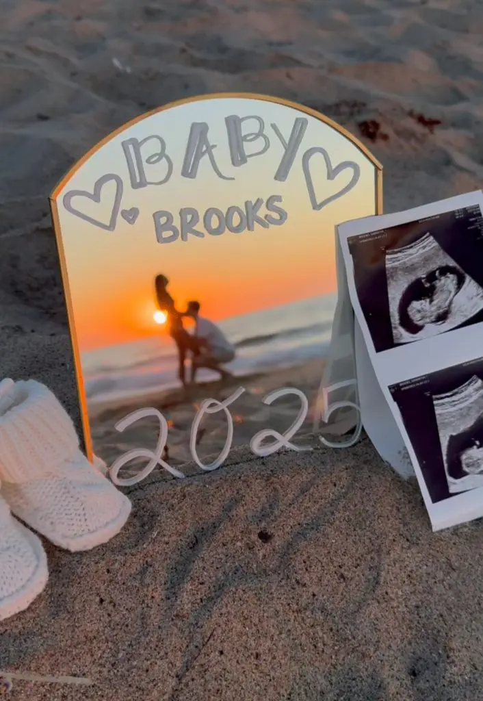 The Mirror That Holds it All