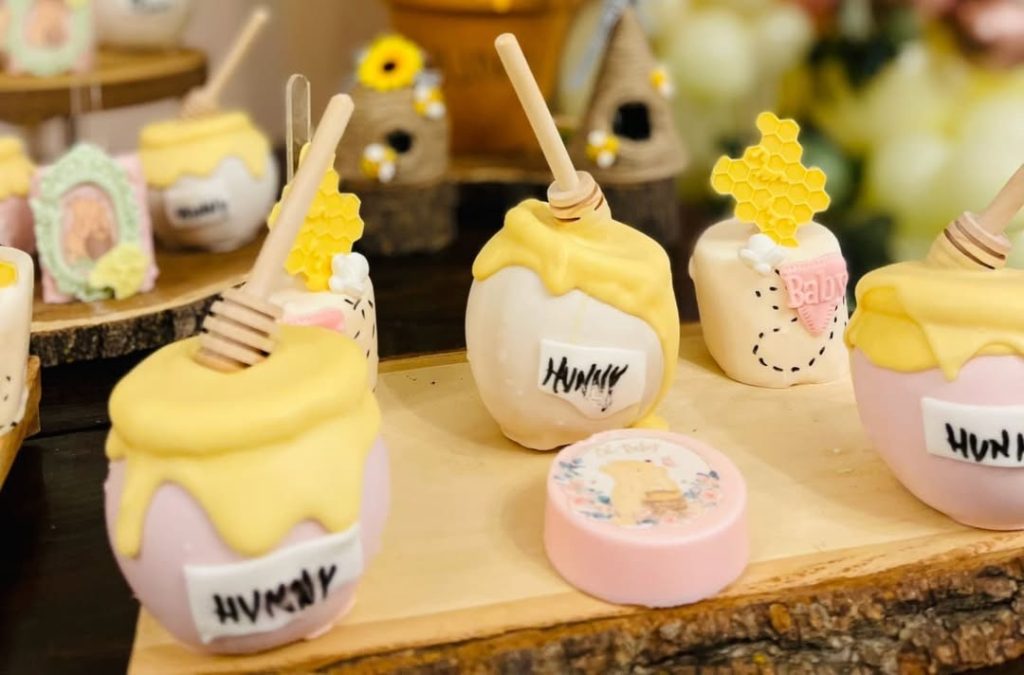Winnie the pooh themed cupcakes