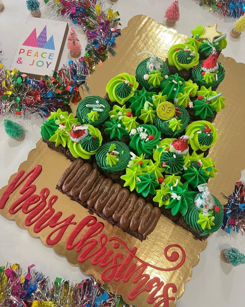 Pull-Apart Brownie Bite Christmas Tree