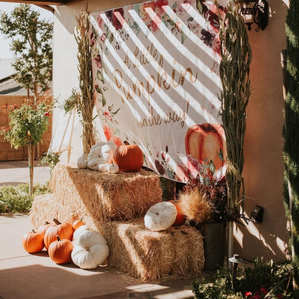 30 Trending Fall Baby Shower Themes and Decor Ideas for 2025 37 Hay Bales