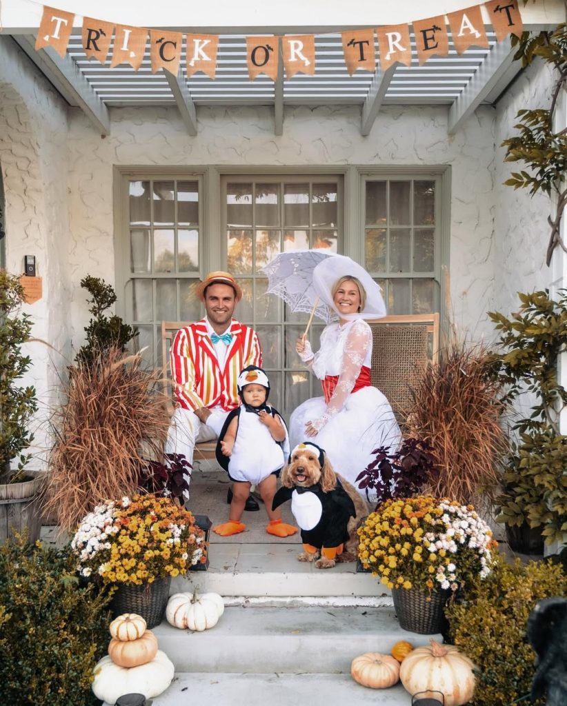 30+ Cute Family Halloween Costume Ideas That’ll Steal the Show 5 Mary Poppins Halloween Costume