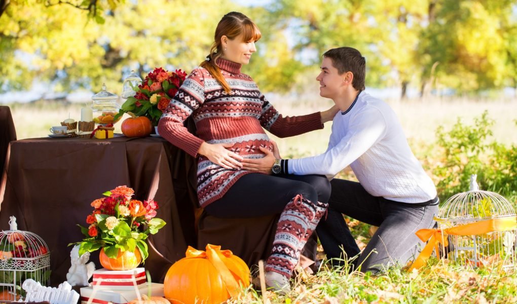 30 Trending Fall Baby Shower Themes and Decor Ideas for 2025 1 Outdoor Baby Shower in Autumn