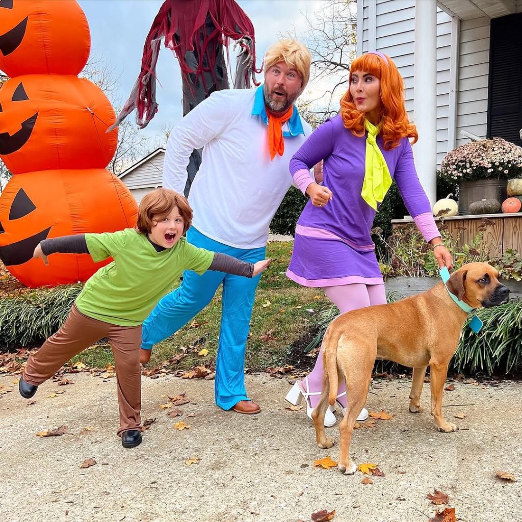 30+ Cute Family Halloween Costume Ideas That’ll Steal the Show 3 Scooby Doo Halloween Costume Idea